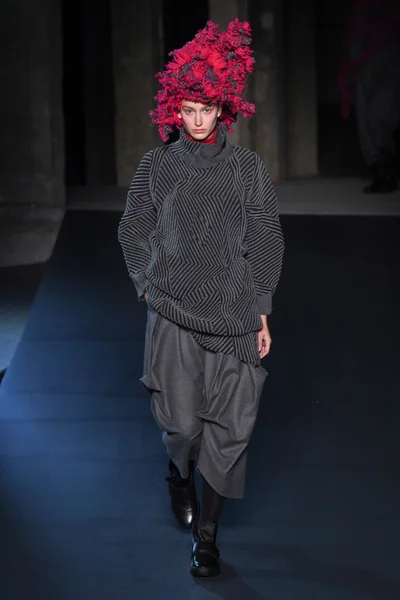 Look 27
